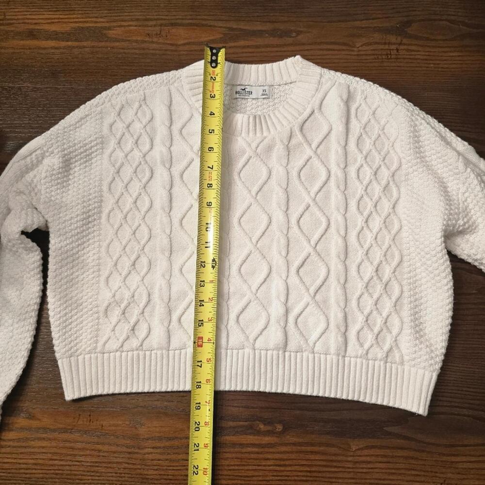 Hollister White Cable Knit Sweater - Picture 7 of 9